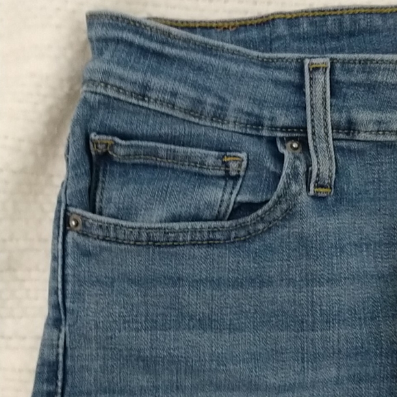 💥5 for $20💥Levi's jean cut off shorts. - Picture 6 of 6